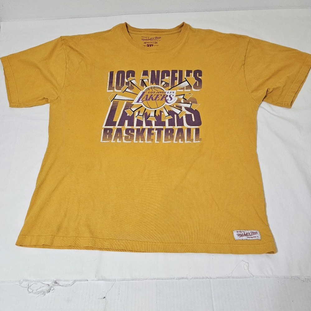 Los Angeles Lakers Basketball T-Shirt by  Mitchell & Ness Men's Gold Yellow 3xl